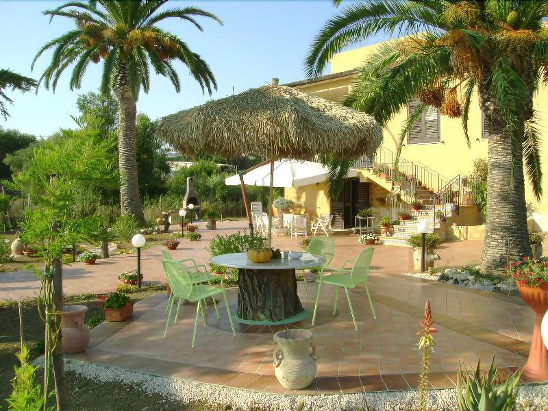 Villa Dei Giardini Сан-Леоне Екстер'єр фото