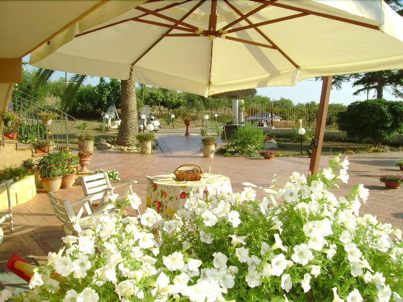 Villa Dei Giardini Сан-Леоне Екстер'єр фото